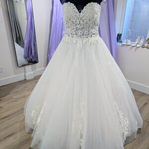 Adriana Alier Strapless Wedding Dress Size 18